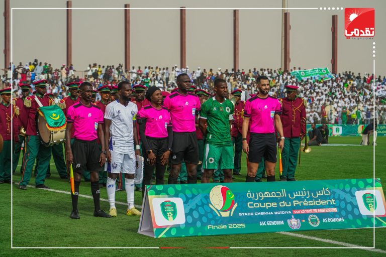 الجمارك يوزع مكافآت مالية بعد تتويجه بكأس الرئيس