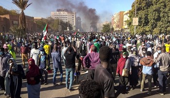 Photo of استمرار اعتصامات السودانيين المناهضين للانقلاب في الخرطوم