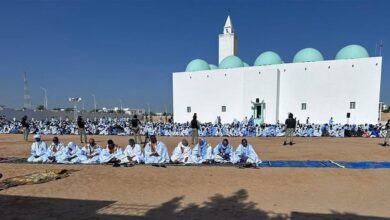 Photo of غياب الوزير الأول وأعضاء الحكومة عن صلاة العيد يثير جدلاً واسعاً في موريتانيا-موقع أخر قرار